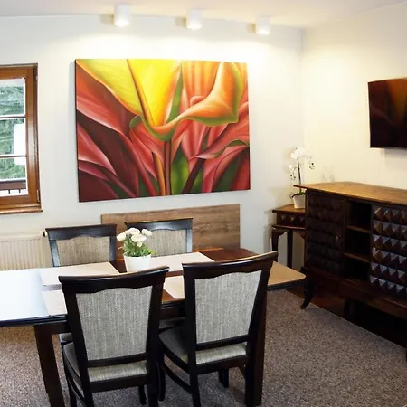 Lola Шклярска-Поремба