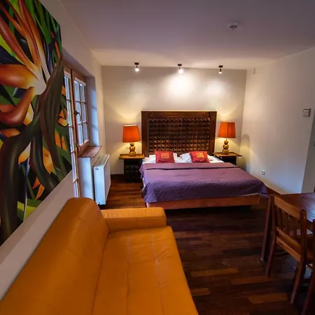 Lola Апартаменты *