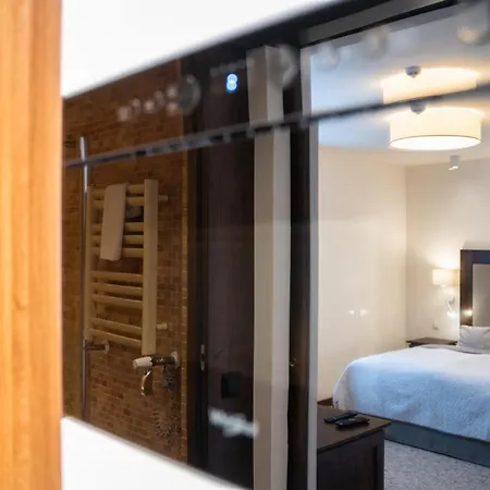 Lola * Шклярска-Поремба