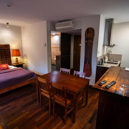 Apartment Lola *