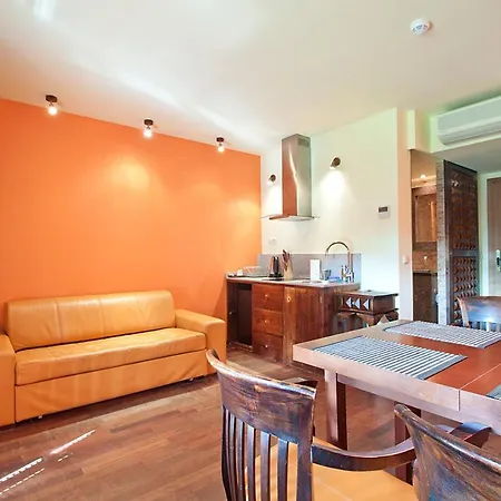Apartment Lola *